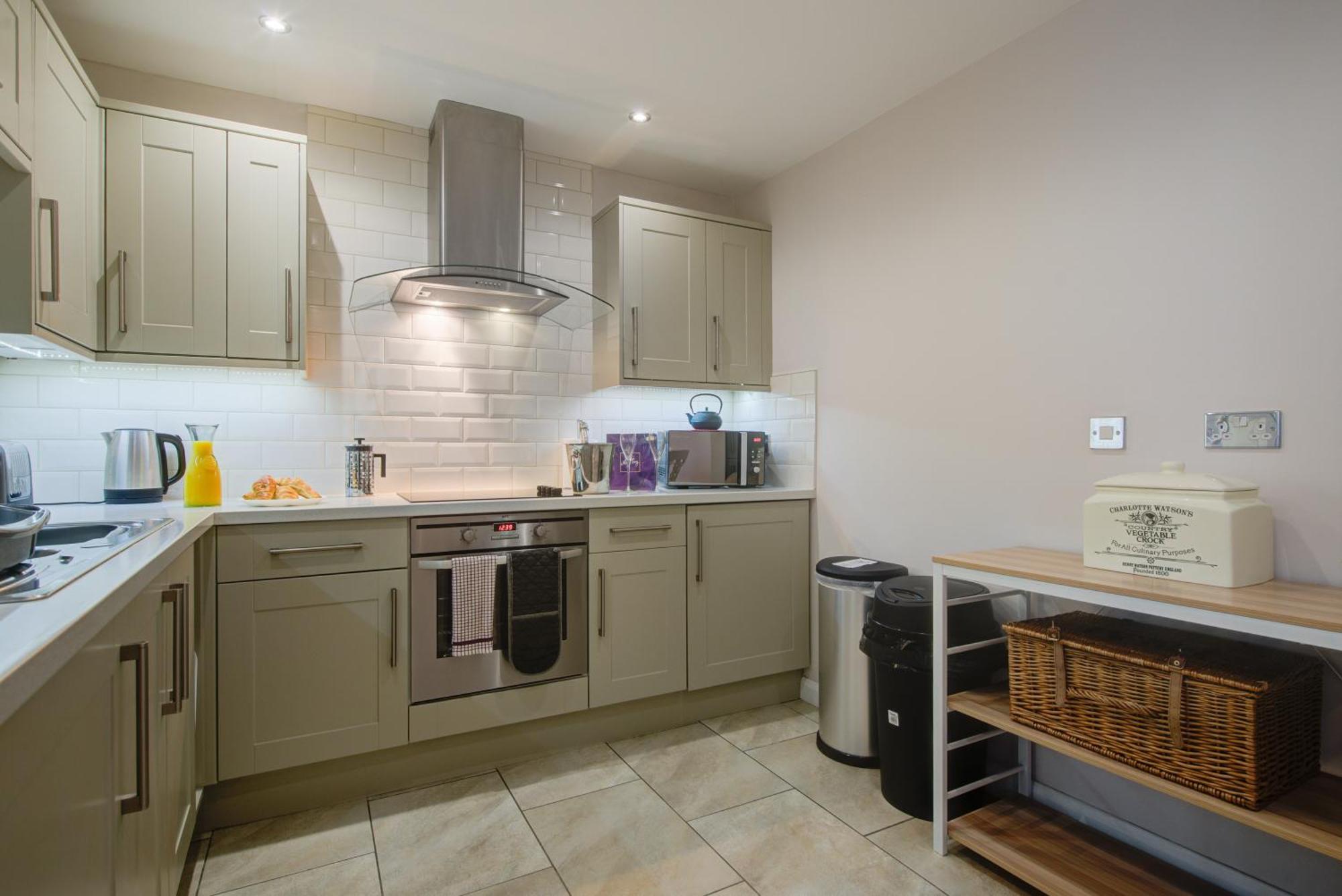 Stylish Townhouse, Work Desk, Fast Wi-Fi, Sleeps 6 Stamford Ngoại thất bức ảnh