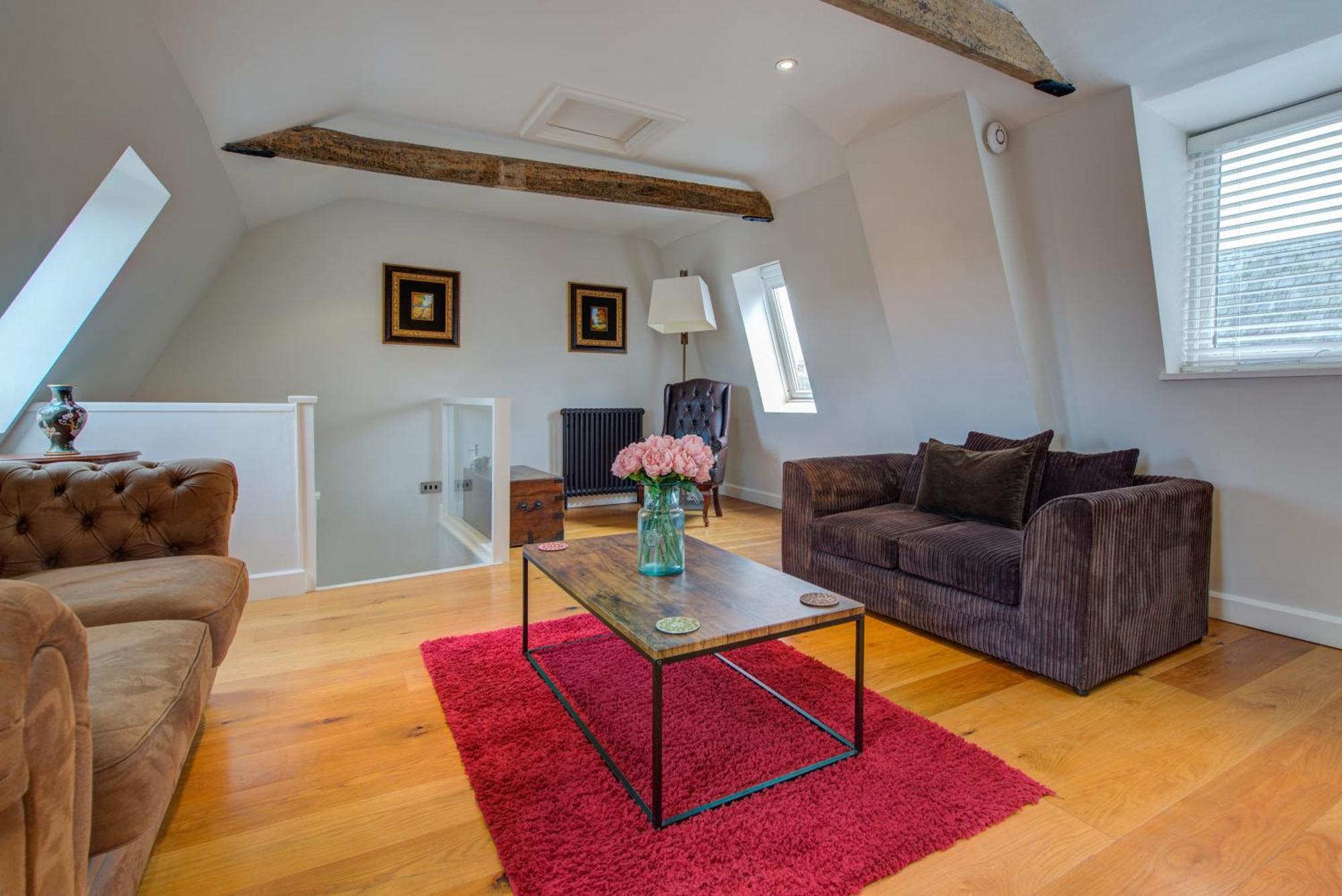 Stylish Townhouse, Work Desk, Fast Wi-Fi, Sleeps 6 Stamford Ngoại thất bức ảnh