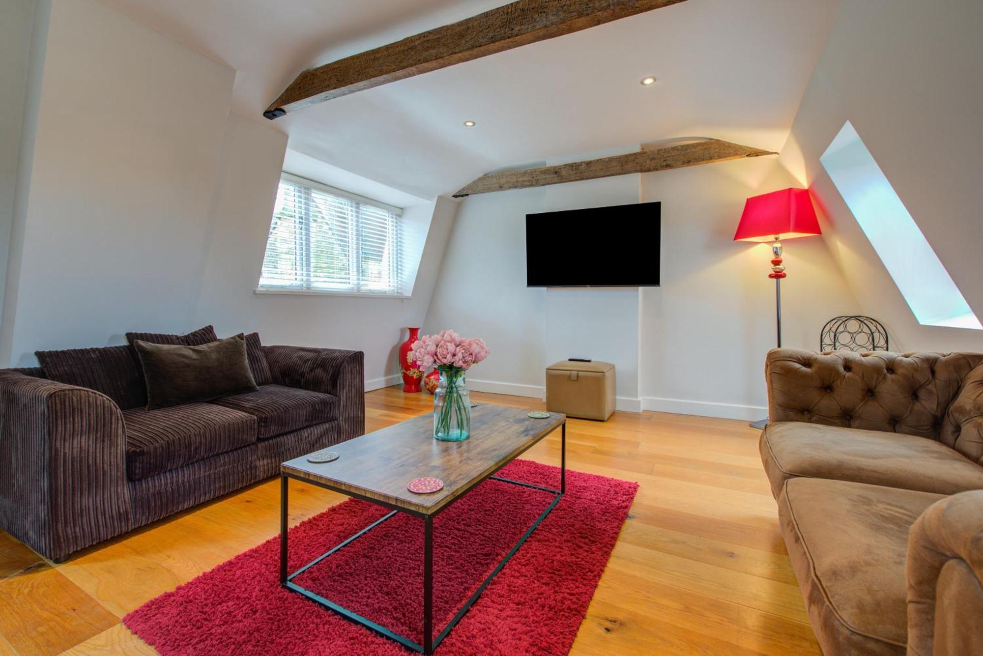 Stylish Townhouse, Work Desk, Fast Wi-Fi, Sleeps 6 Stamford Ngoại thất bức ảnh