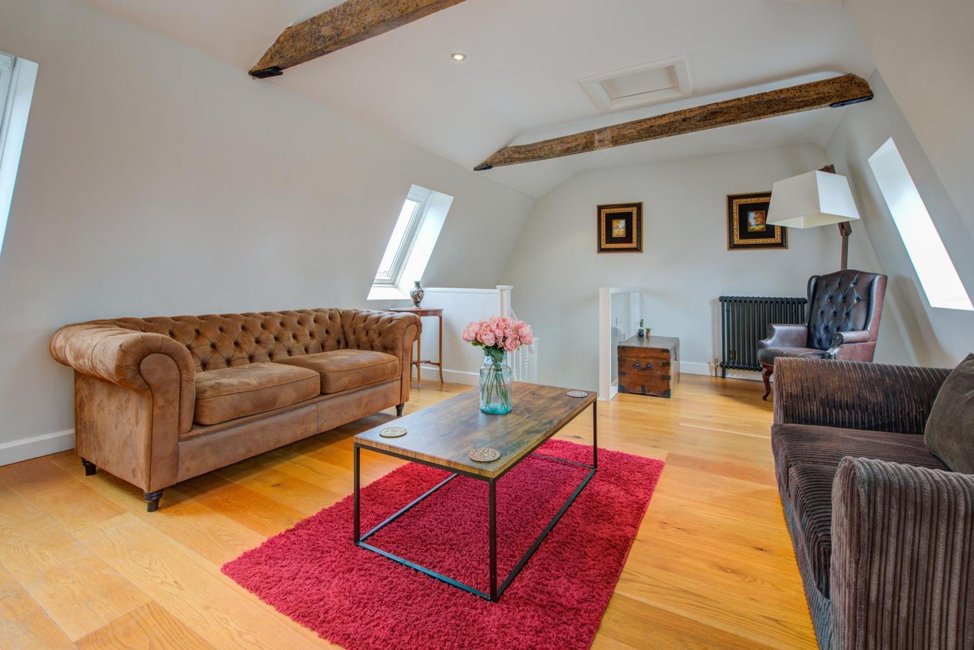 Stylish Townhouse, Work Desk, Fast Wi-Fi, Sleeps 6 Stamford Ngoại thất bức ảnh