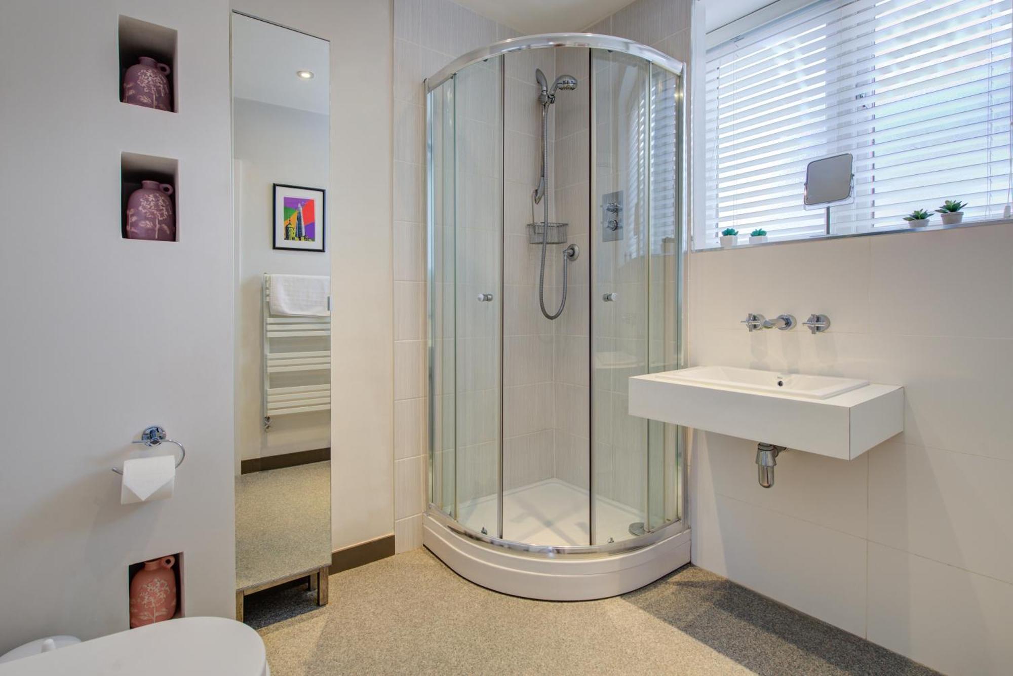 Stylish Townhouse, Work Desk, Fast Wi-Fi, Sleeps 6 Stamford Ngoại thất bức ảnh