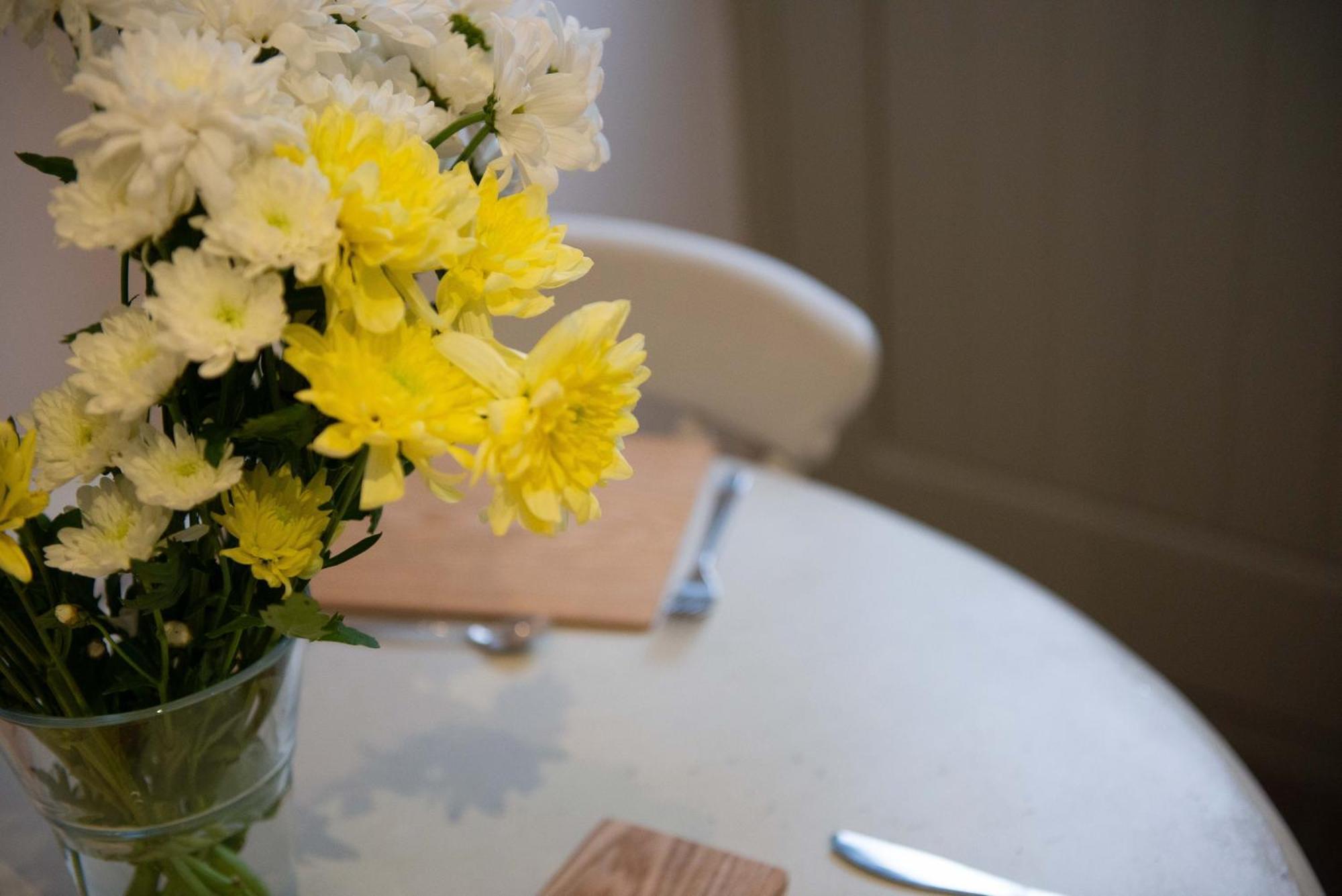 Stylish Townhouse, Work Desk, Fast Wi-Fi, Sleeps 6 Stamford Ngoại thất bức ảnh