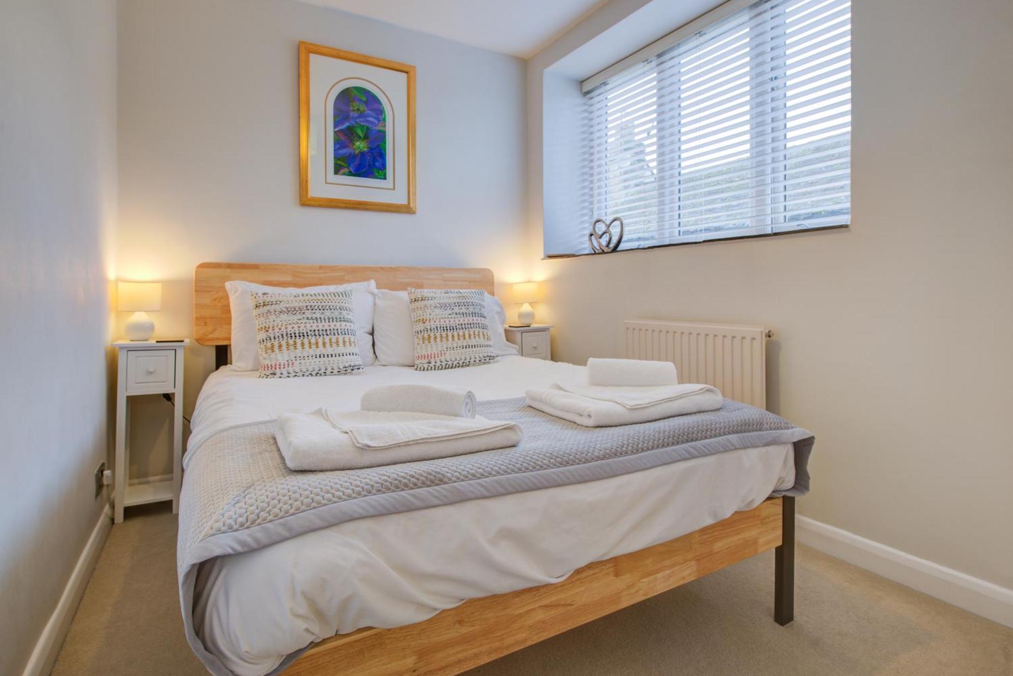 Stylish Townhouse, Work Desk, Fast Wi-Fi, Sleeps 6 Stamford Ngoại thất bức ảnh